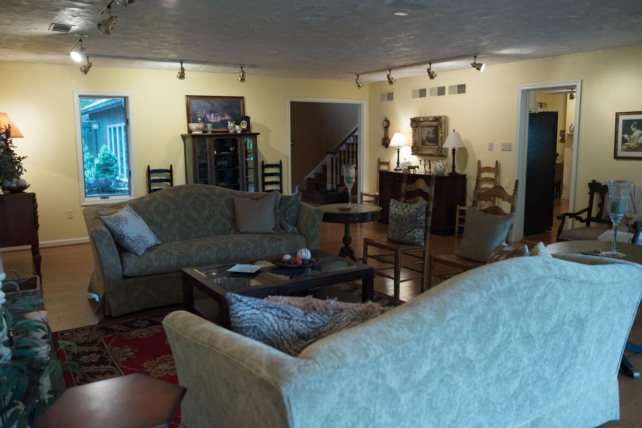 The Inn At White Oak Gettysburg Bagian luar foto